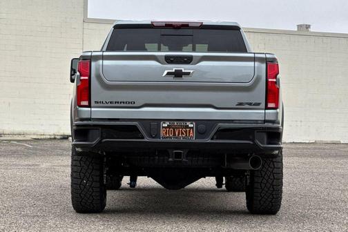 Sterling Gray Metallic 2026 Chevrolet Silverado 2500 Crew Cab, Standard Bed, XR2, 4WD