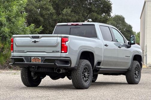Sterling Gray Metallic 2026 Chevrolet Silverado 2500 Crew Cab, Standard Bed, XR2, 4WD