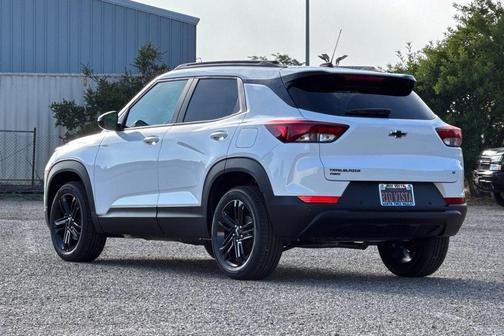Summit White 2026 Chevrolet Trailblazer LT