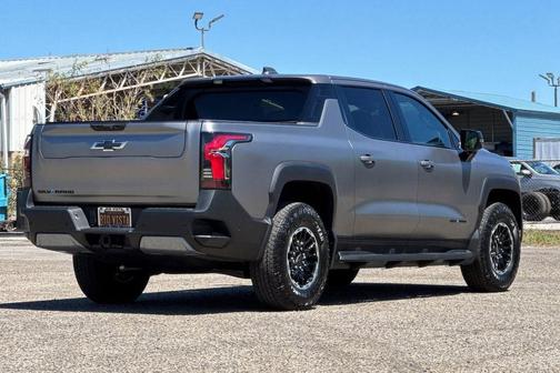 Magnus Gray Matte Metallic 2026 Chevrolet Silverado EV Trail Boss - Max Range 4WD