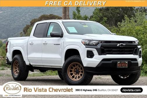 Summit White 2024 Chevrolet Colorado LT