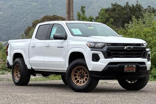 Summit White 2024 Chevrolet Colorado LT