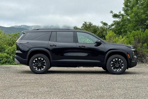 Mosaic Black Metallic 2026 Chevrolet Traverse AWD Z71