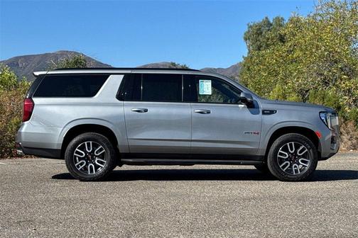 2024 GMC Yukon XL 4WD AT4