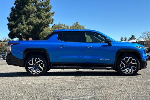 2025 Chevrolet Silverado EV RST