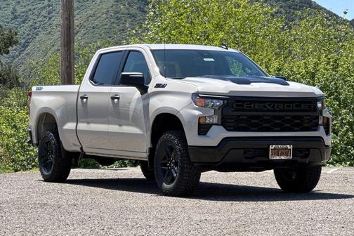 White Sands 2026 Chevrolet Silverado 1500 Custom Trail Boss