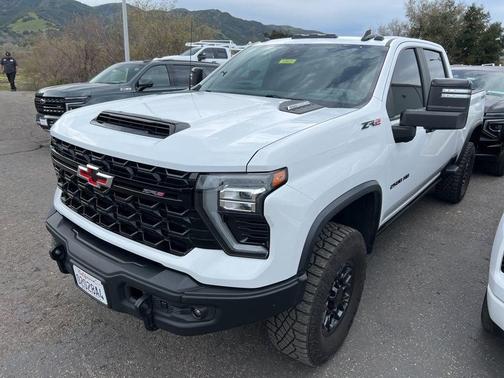 2024 Chevrolet Silverado 2500 4WD Crew Cab Standard Bed ZR2