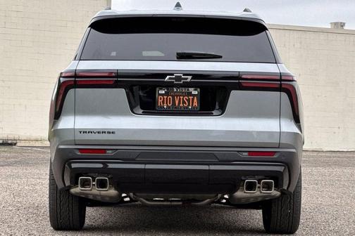 Sterling Gray Metallic 2026 Chevrolet Traverse LT