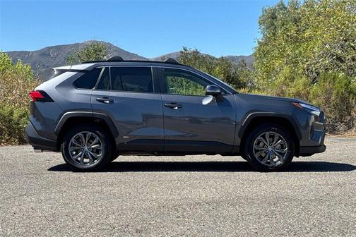 2023 Toyota RAV4 Hybrid XLE Premium