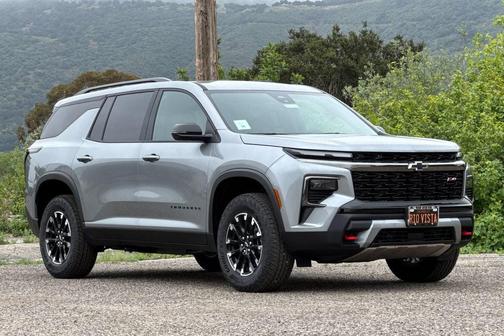 Sterling Gray Metallic 2026 Chevrolet Traverse AWD Z71