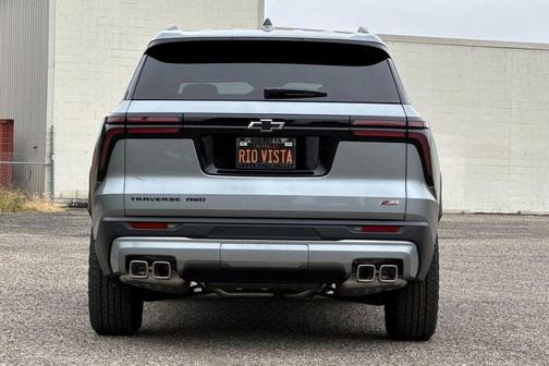 Sterling Gray Metallic 2026 Chevrolet Traverse AWD Z71