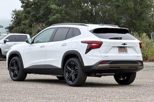 Summit White 2026 Chevrolet Trax FWD ACTIV