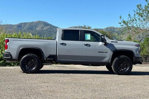 2024 Chevrolet Silverado 2500 4WD Crew Cab Standard Bed ZR2