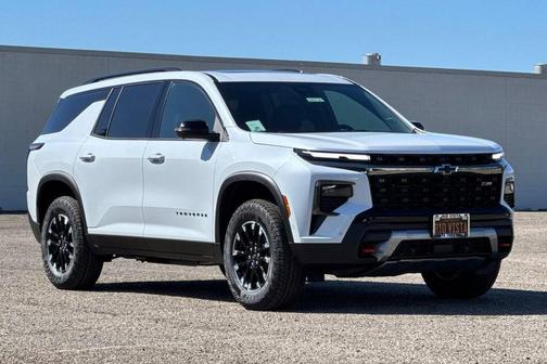 Polar White Tricoat 2026 Chevrolet Traverse AWD Z71