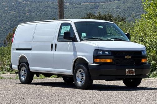 Summit White 2026 Chevrolet Express 2500 LT