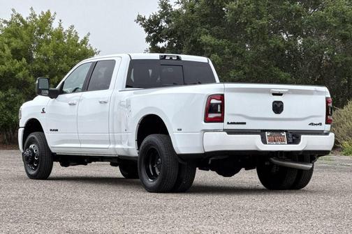 Bright White Clearcoat 2024 RAM 3500 Laramie Crew Cab 4x4 8' Box