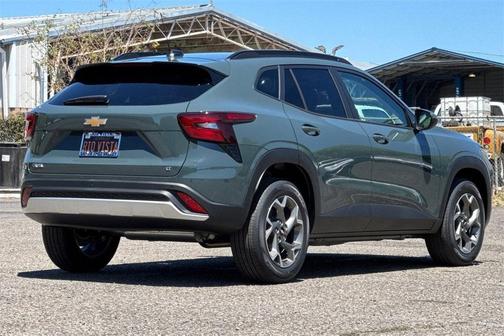 2025 Chevrolet Trax LT