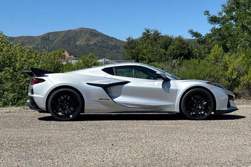 Blade Silver Metallic 2026 Chevrolet Corvette Z06