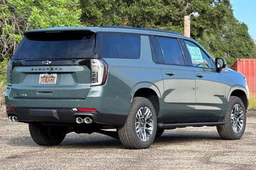 Cypress Gray 2026 Chevrolet Suburban Z71, 4WD