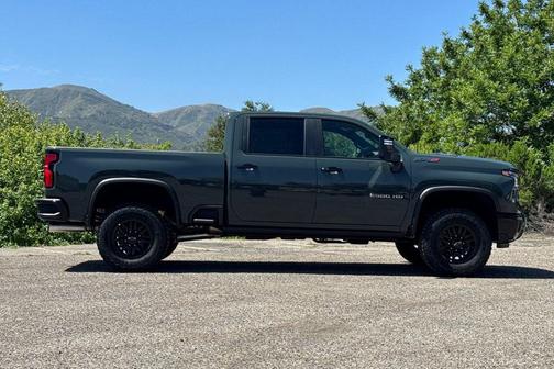 Cypress Gray 2026 Chevrolet Silverado 2500 Crew Cab, Standard Bed, XR2, 4WD