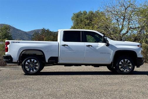 2025 Chevrolet Silverado 2500 Custom