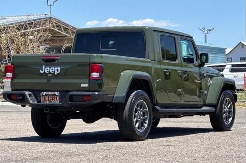2022 Jeep Gladiator Overland