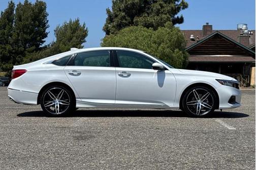 2022 Honda Accord Hybrid Touring