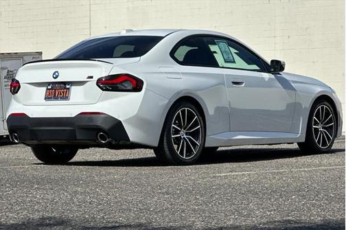 2024 BMW 230 i