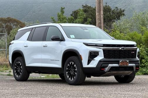 Polar White Tricoat 2026 Chevrolet Traverse AWD Z71