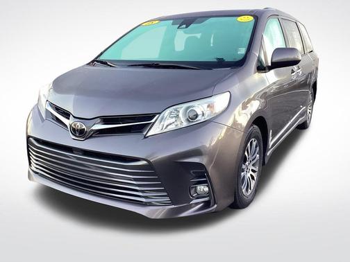 2018 Toyota Sienna XLE