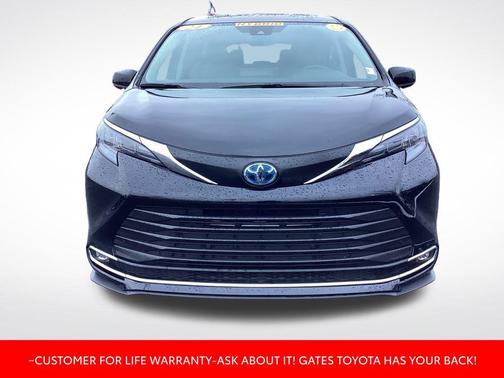 2024 Toyota Sienna XLE