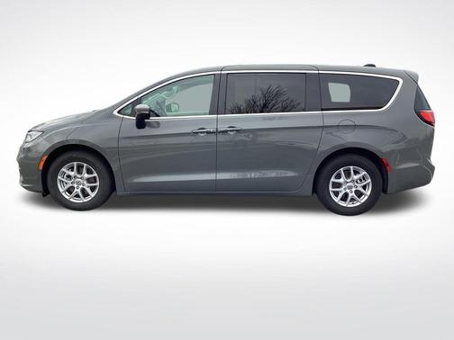 Ceramic Gray Clearcoat 2023 Chrysler Pacifica Touring L
