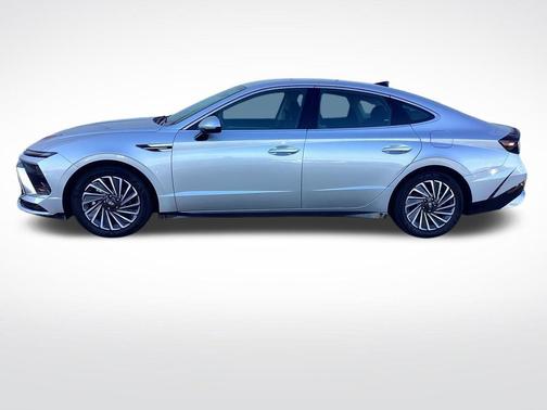 2025 Hyundai SONATA Hybrid SE