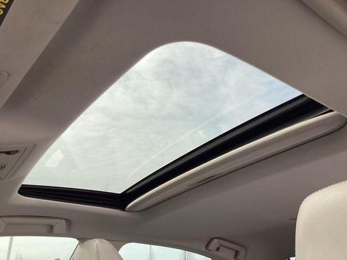 Silver Lining Metallic 2013 Lexus ES 300h Base