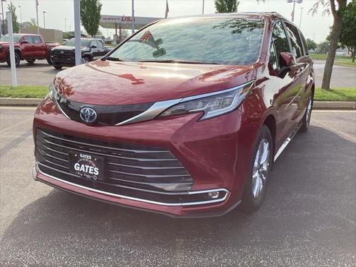 2025 Toyota Sienna Limited 7-Passenger