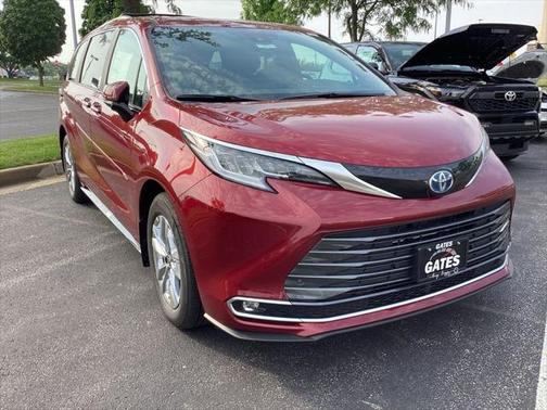 2025 Toyota Sienna Limited 7-Passenger