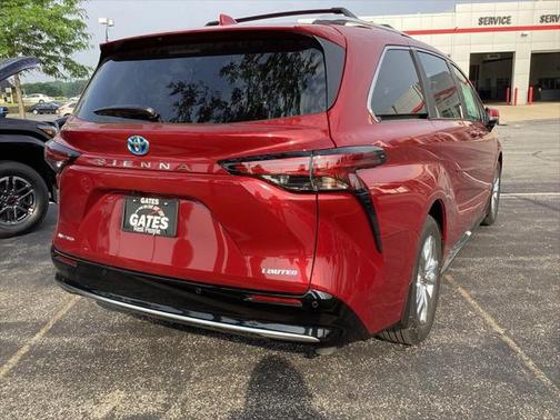 2025 Toyota Sienna Limited 7-Passenger