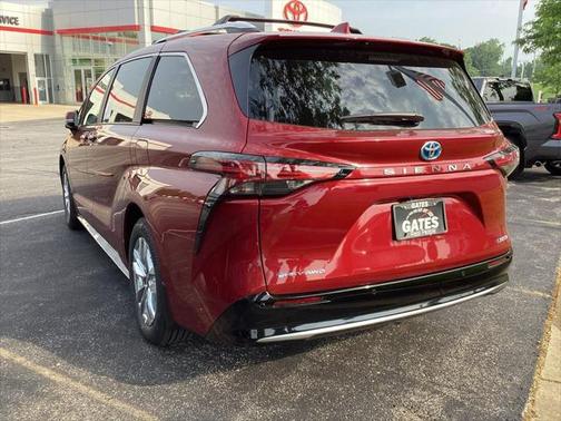 2025 Toyota Sienna Limited 7-Passenger