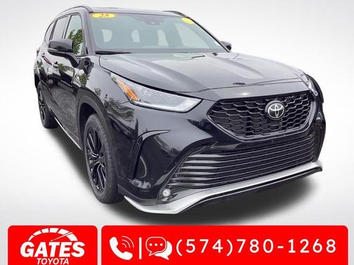 Midnight Black Metallic 2025 Toyota Highlander XSE