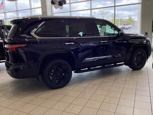 2025 Toyota Sequoia Base