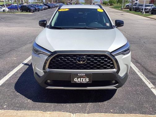 Pearl 2025 Toyota Corolla Cross XLE