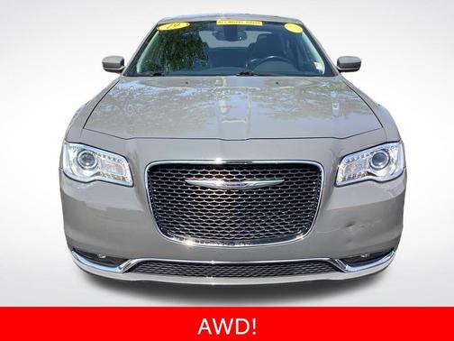 2019 Chrysler 300 Touring