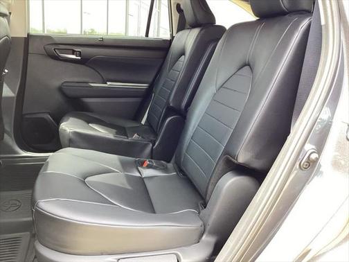 2025 Toyota Highlander Hybrid XLE
