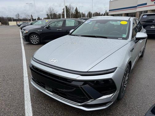 2025 Hyundai SONATA Hybrid SE