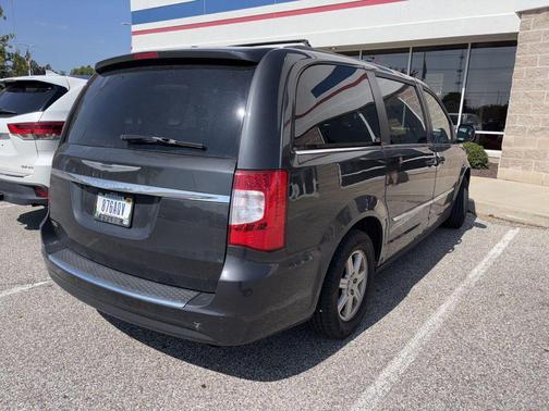 2012 Chrysler Town & Country Touring