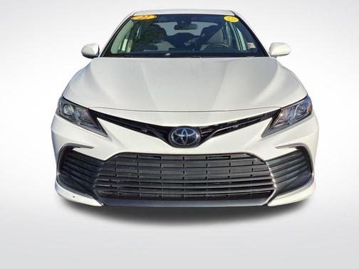 White 2022 Toyota Camry LE