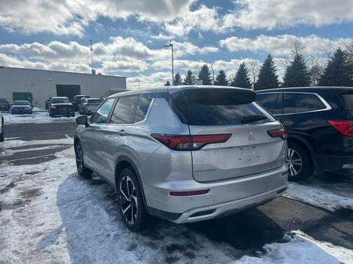 2023 Mitsubishi Outlander SE Special Edition 2WD