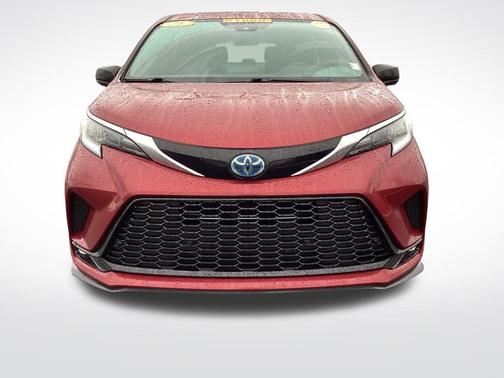 2021 Toyota Sienna XSE 7 Passenger