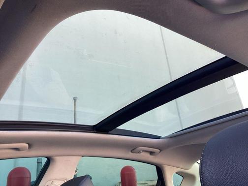 2019 Kia Cadenza Technology