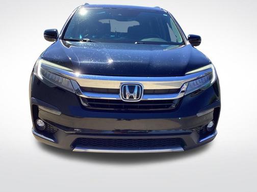 Crystal Black Pearl 2021 Honda Pilot Touring 8-Passenger
